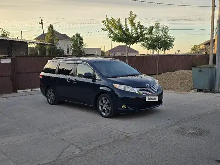 Toyota Sienna 2012 года за 9 200 000 тг. в Атырау
