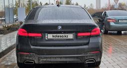 BMW 520 2022 года за 30 000 000 тг. в Астана – фото 2