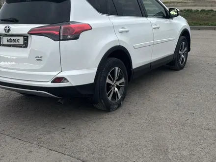 Toyota RAV4 2016 года за 8 700 000 тг. в Актобе – фото 4