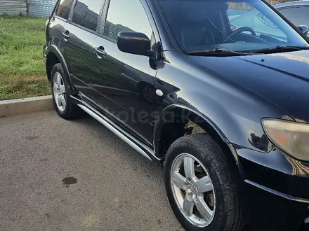 Mitsubishi Outlander 2006 года за 3 700 000 тг. в Астана – фото 2