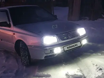 Volkswagen Vento 1992 года за 1 100 000 тг. в Кокшетау – фото 3