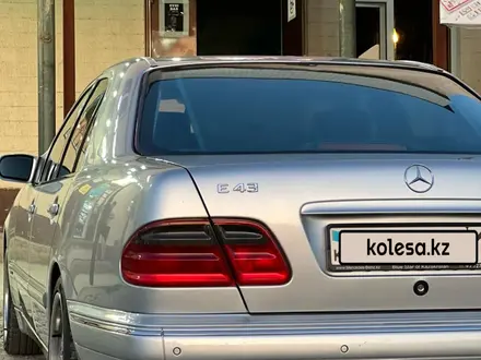 Mercedes-Benz E 430 1999 года за 7 500 000 тг. в Шымкент – фото 4