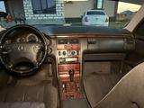 Mercedes-Benz E 200 2000 года за 2 900 000 тг. в Уральск – фото 5