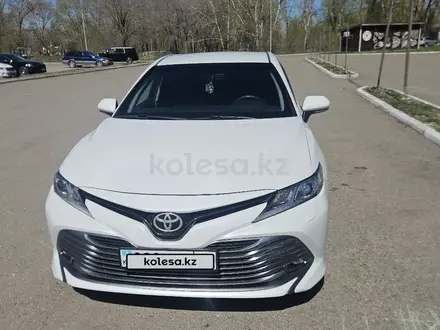 Toyota Camry 2018 года за 13 500 000 тг. в Усть-Каменогорск