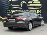 Toyota Camry 2018 года за 13 850 000 тг. в Тараз – фото 5