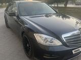 Mercedes-Benz S 350 2008 года за 8 900 000 тг. в Костанай – фото 2