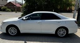 Toyota Camry 2014 годаүшін10 900 000 тг. в Актобе – фото 2