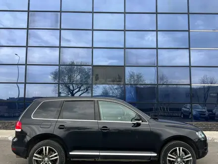 Volkswagen Touareg 2006 года за 5 150 000 тг. в Караганда – фото 3