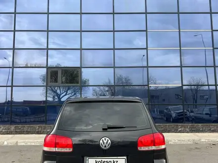 Volkswagen Touareg 2006 года за 5 150 000 тг. в Караганда – фото 5
