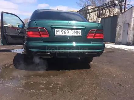 Задний бампер с диффузором на Mercedes-Benz w210 AMG e55 за 80 000 тг. в Алматы – фото 5