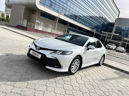 Toyota Camry 2021 года за 14 500 000 тг. в Атырау