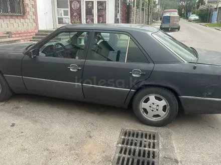 Mercedes-Benz E 230 1990 года за 1 000 000 тг. в Алматы – фото 3