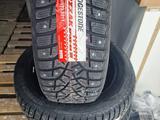 Новые зимние шины с шипами 235 55 R19 BRIDGESTONE BLIZZAK SPIKE 3 за 480 000 тг. в Астана