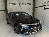 Toyota Camry 2017 года за 13 290 000 тг. в Шымкент