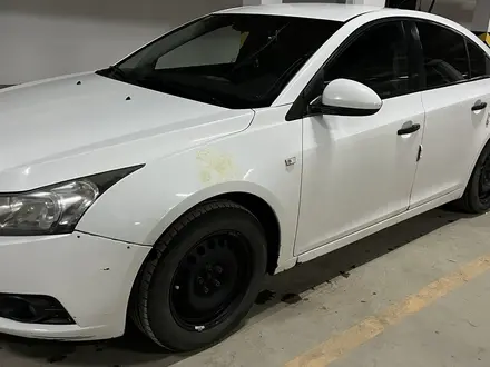 Chevrolet Cruze 2012 года за 3 300 000 тг. в Жезказган – фото 2