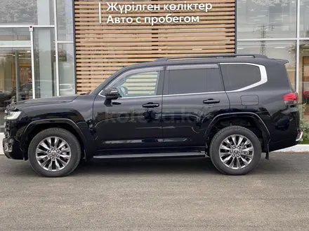 Toyota Land Cruiser 2023 года за 57 750 000 тг. в Уральск – фото 3