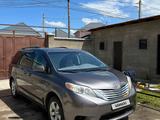 Toyota Sienna 2010 годаfor10 500 000 тг. в Астана – фото 2