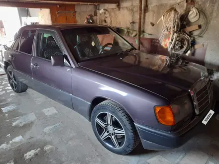 Mercedes-Benz E 230 1991 года за 2 000 000 тг. в Павлодар – фото 4