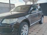 Volkswagen Touareg 2008 года за 5 000 000 тг. в Шымкент – фото 2