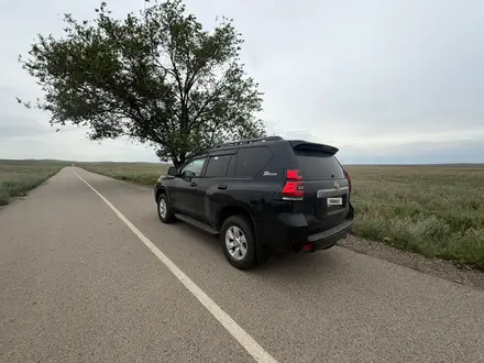 Toyota Land Cruiser Prado 2022 года за 24 000 000 тг. в Алматы – фото 12
