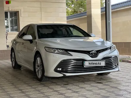 Toyota Camry 2020 года за 16 300 000 тг. в Тараз – фото 2