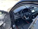 Toyota Camry 2014 года за 5 500 000 тг. в Актобе – фото 5