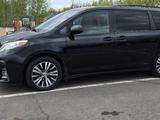 Toyota Sienna 2018 года за 16 900 000 тг. в Астана – фото 2