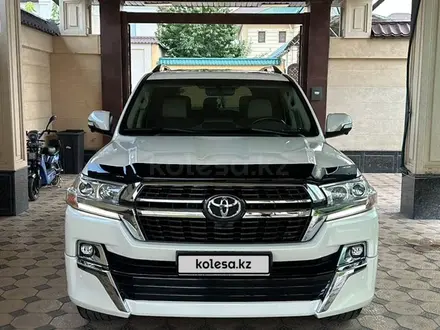 Toyota Land Cruiser 2021 года за 38 000 000 тг. в Шымкент