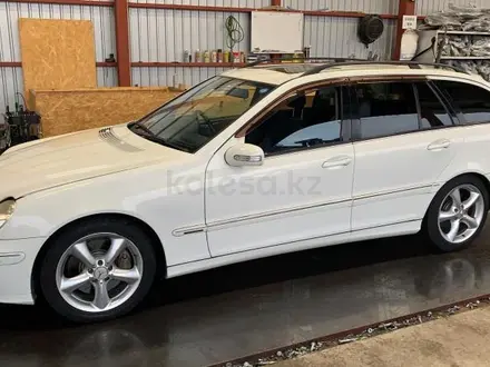 Бампер задний w203 универсал (СЕДАН) за 50 000 тг. в Шымкент – фото 4