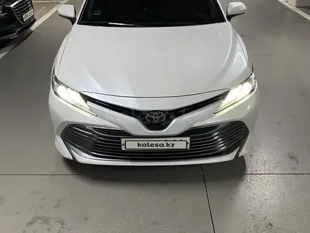 Toyota Camry 2019 года за 15 200 000 тг. в Алматы – фото 15