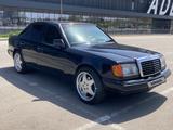 Mercedes-Benz E 200 1993 года за 3 200 000 тг. в Алматы – фото 2