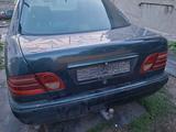 Mercedes-Benz E 230 1995 года за 1 500 000 тг. в Шахтинск – фото 3