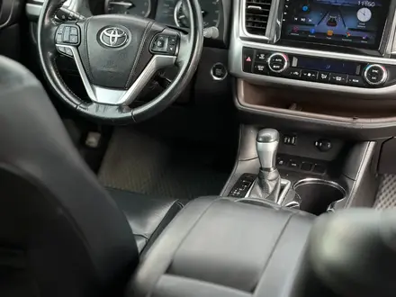 Toyota Highlander 2014 года за 13 000 000 тг. в Уральск – фото 11