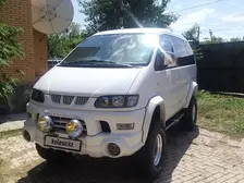 Mitsubishi Delica, 2004