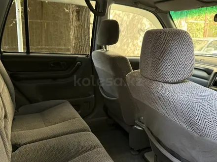 Honda CR-V 1997 года за 2 500 000 тг. в Алматы – фото 24