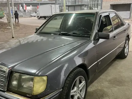 Mercedes-Benz E 300 1992 года за 1 050 000 тг. в Алматы