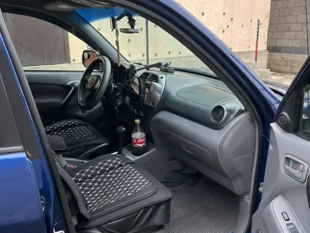 Toyota RAV4 2001 года за 4 300 000 тг. в Алматы – фото 15