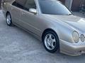 Mercedes-Benz E 320 2000 года за 4 800 000 тг. в Шымкент – фото 4