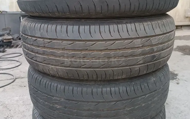Комплект резины 195/65 r15 Dunlop за 80 000 тг. в Алматы
