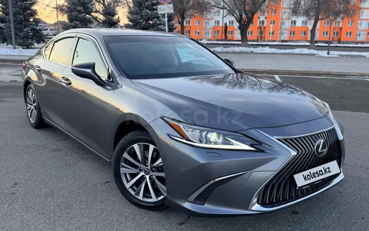 Lexus ES 250 2020 годаүшін16 500 000 тг. в Алматы