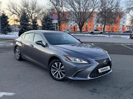 Lexus ES 250 2020 года за 16 500 000 тг. в Алматы – фото 3