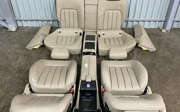 Салон сиденья на Мерседес 218 CLS за 1 000 тг. в Алматы
