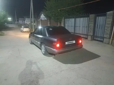 Mercedes-Benz E 230 1992 года за 1 600 000 тг. в Алматы – фото 3