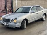 Mercedes-Benz E 230 1997 года за 1 950 000 тг. в Алматы