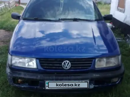 Volkswagen Passat 1994 года за 1 300 000 тг. в Астана – фото 4