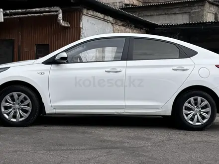 Hyundai Accent 2021 года за 5 800 000 тг. в Алматы – фото 3