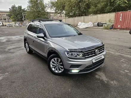 Volkswagen Tiguan 2018 года за 11 400 000 тг. в Алматы