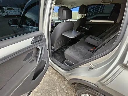 Volkswagen Tiguan 2018 года за 11 400 000 тг. в Алматы – фото 13