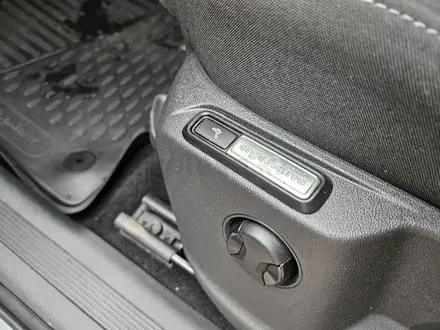 Volkswagen Tiguan 2018 года за 11 400 000 тг. в Алматы – фото 16