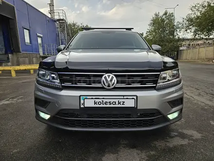 Volkswagen Tiguan 2018 года за 11 400 000 тг. в Алматы – фото 4